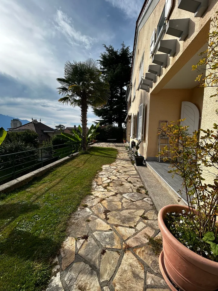 Ampio appartamento con terrazza, giardino e vista panoramica sul lago a Montreux – foto 16 di 16