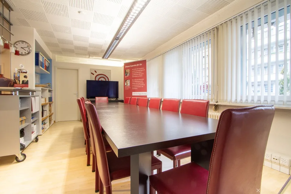Büro, Praxis oder Laden: Vielseitige Gewerbefläche in Bahnhofsnähe – photo 3 of 12