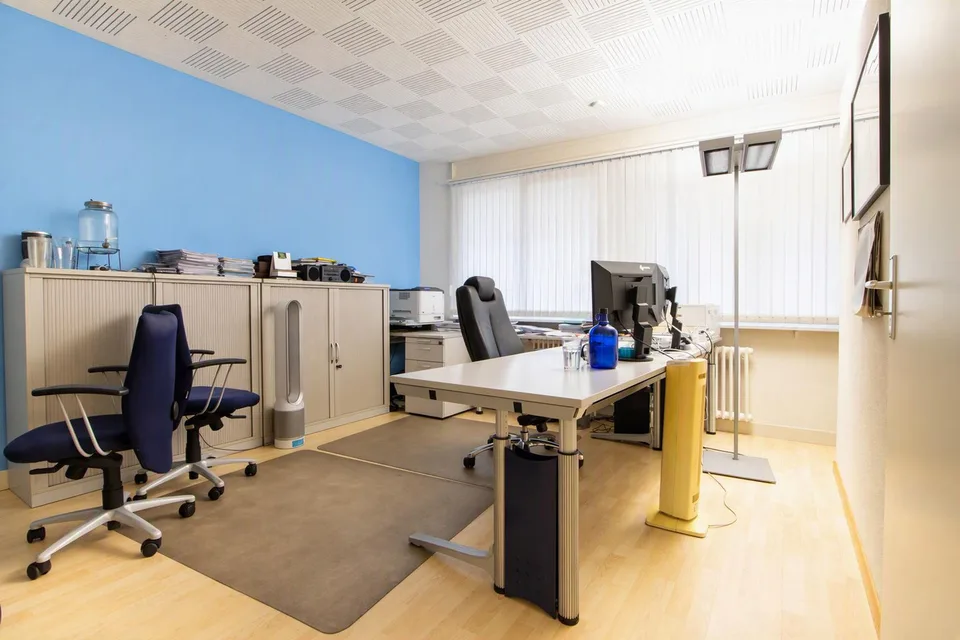 Büro, Praxis oder Laden: Vielseitige Gewerbefläche in Bahnhofsnähe – photo 10 of 12