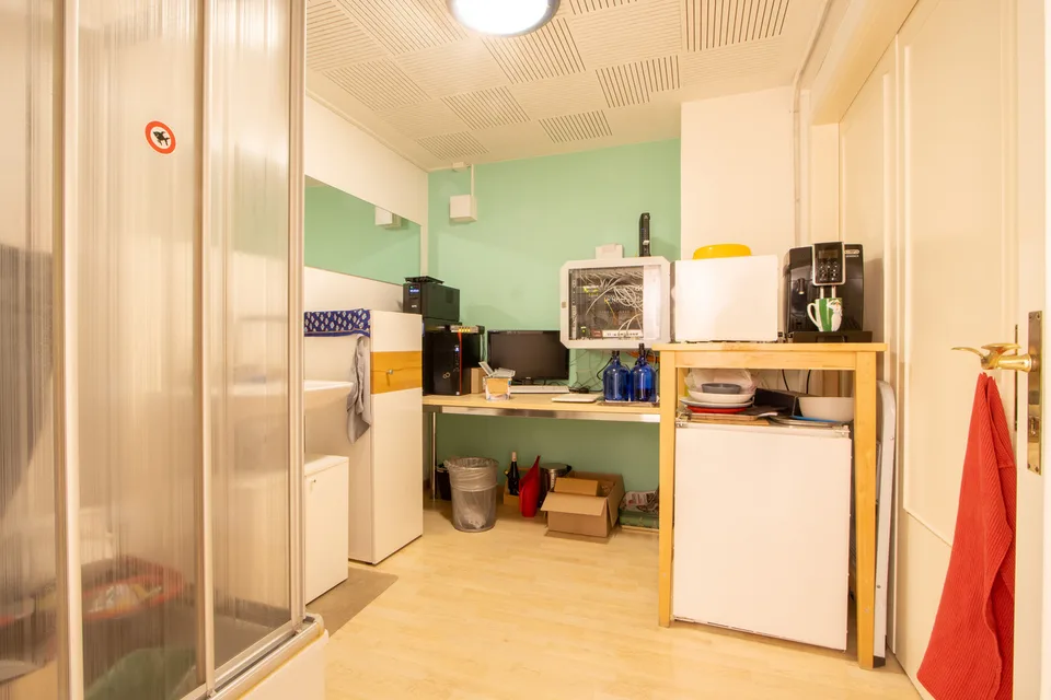 Büro, Praxis oder Laden: Vielseitige Gewerbefläche in Bahnhofsnähe – photo 11 of 12