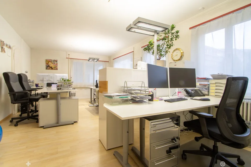 Büro, Praxis oder Laden: Vielseitige Gewerbefläche in Bahnhofsnähe – photo 6 of 12