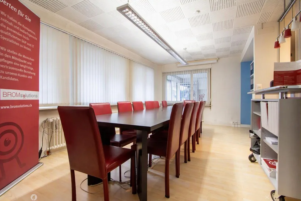 Büro, Praxis oder Laden: Vielseitige Gewerbefläche in Bahnhofsnähe – photo 4 of 12