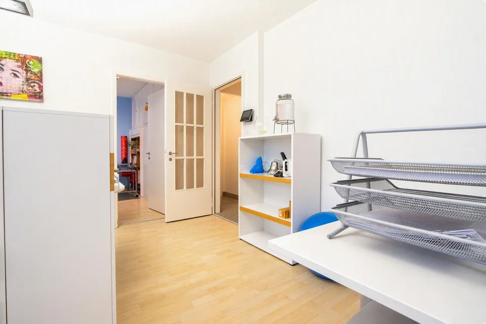 Büro, Praxis oder Laden: Vielseitige Gewerbefläche in Bahnhofsnähe – photo 8 of 12