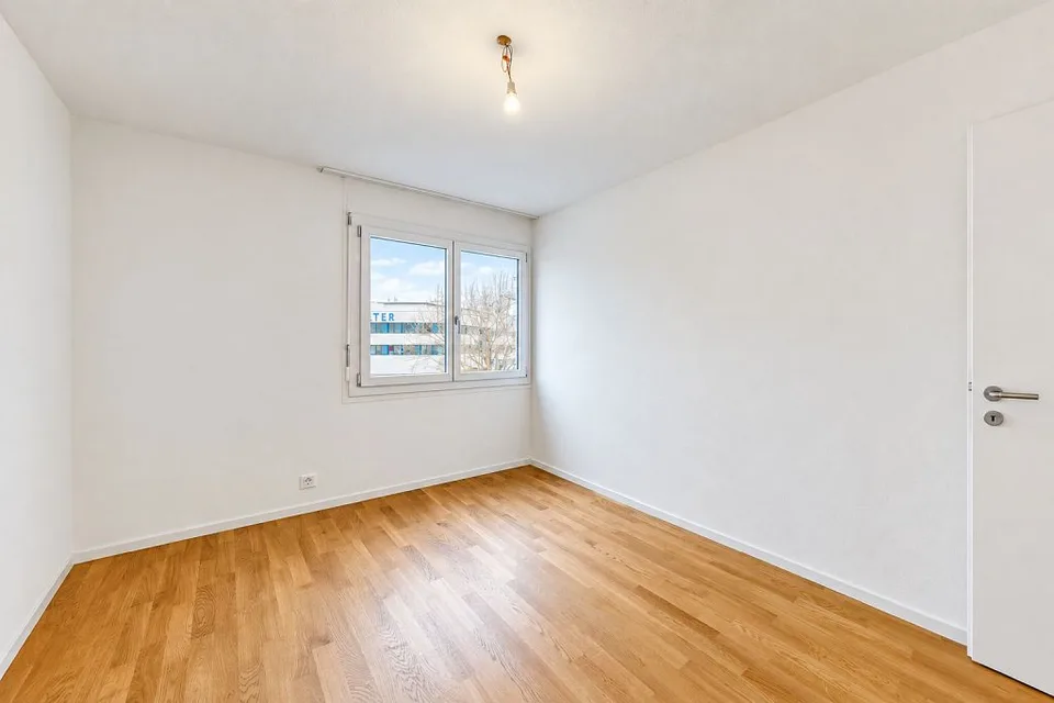 Ampio appartamento di 3,5 locali al 3° piano sinistro – foto 6 di 9