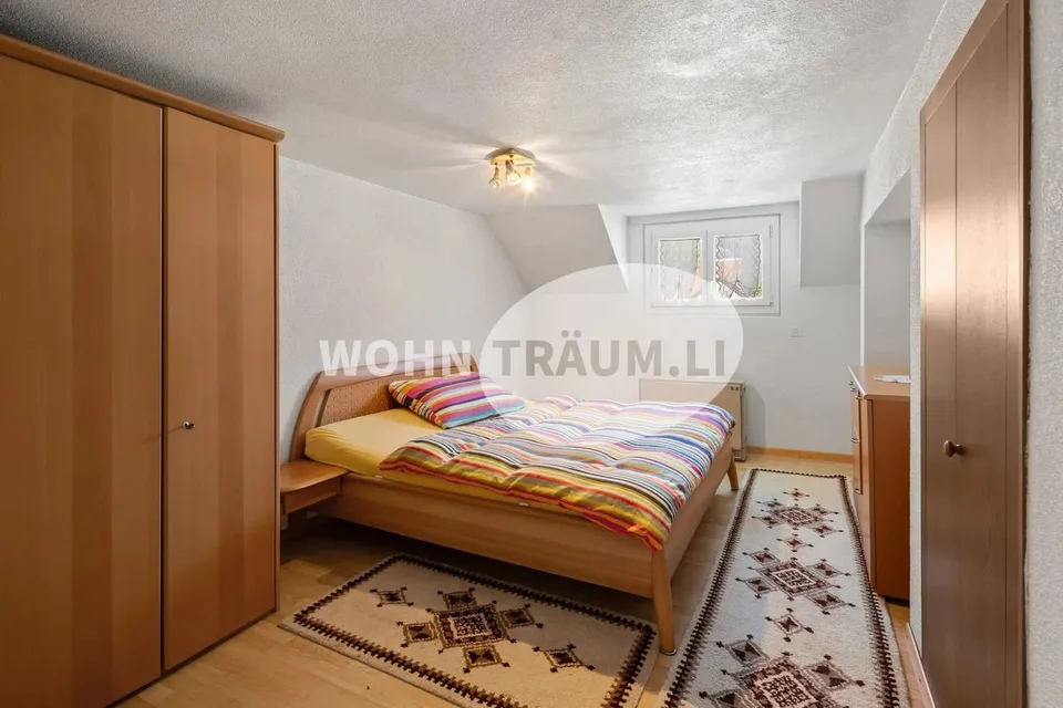 8-Zimmer Eckhausteil mit Gartenhaus und grossem Grundstück – Foto 7 von 13