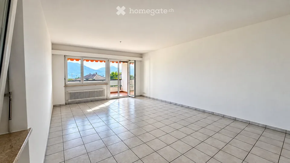 Großzügige Wohnung mit eigenem Garten in Minusio – Foto 2 von 5