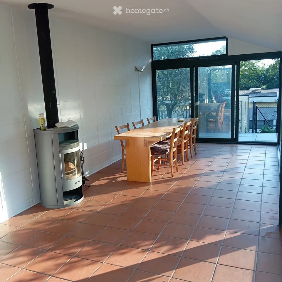 RESIDENZ MIT SEEBLICK, PRIVATGARTEN UND DREI PARKPLÄTZEN – Foto 3 von 5