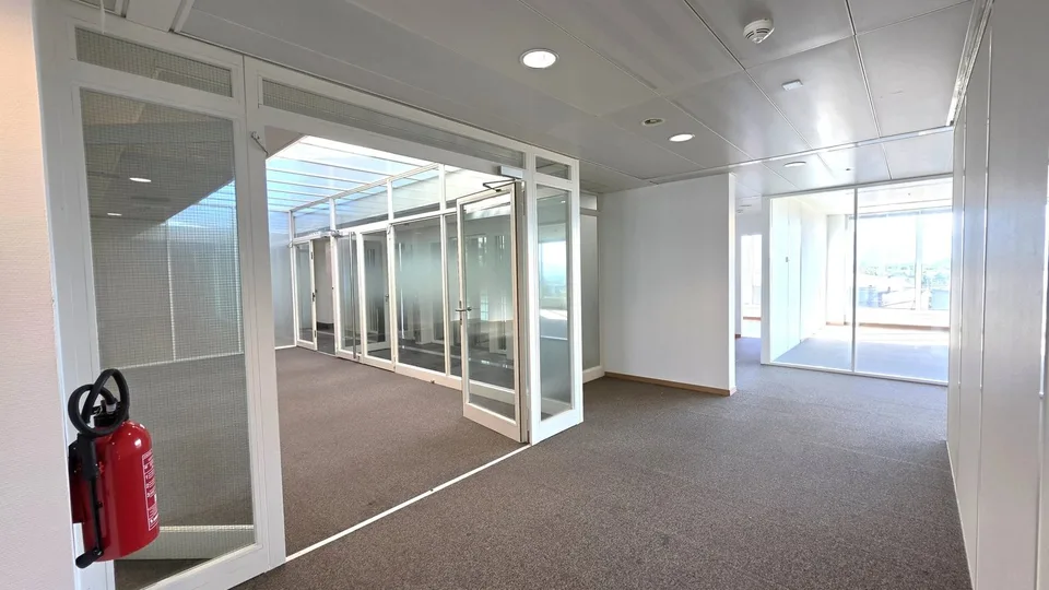 GROßE EINGERICHTETE BÜROS ? ZWEI GETRENNTTE EINHEITEN AUF DER 6. UND 7. ETAGE ? BLANDONNET – Foto 12 von 13