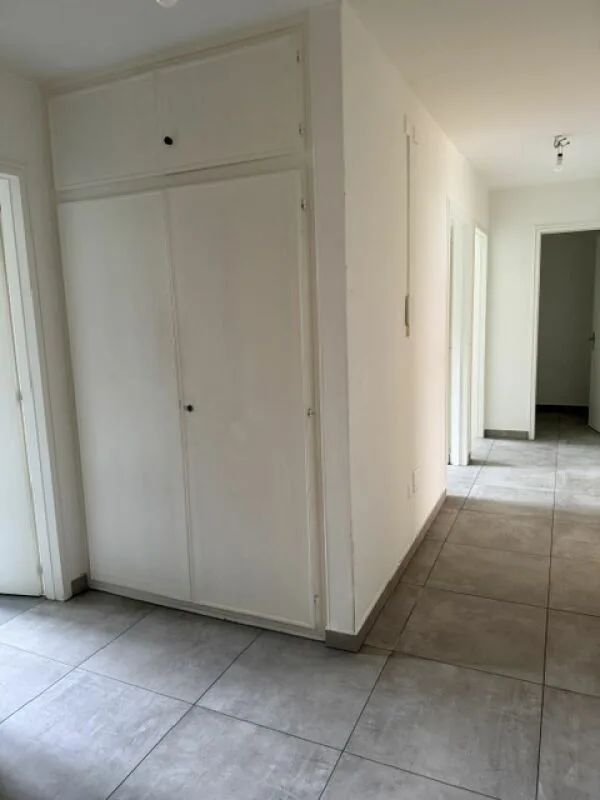 Wohnung 4.5 Zimmer im ersten Stock – Foto 3 von 10