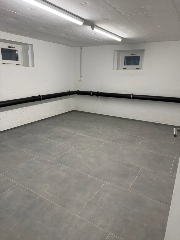 Superbes locaux de loisirs avec WC à louer à un emplacement superbe ! – photo 4 sur 7