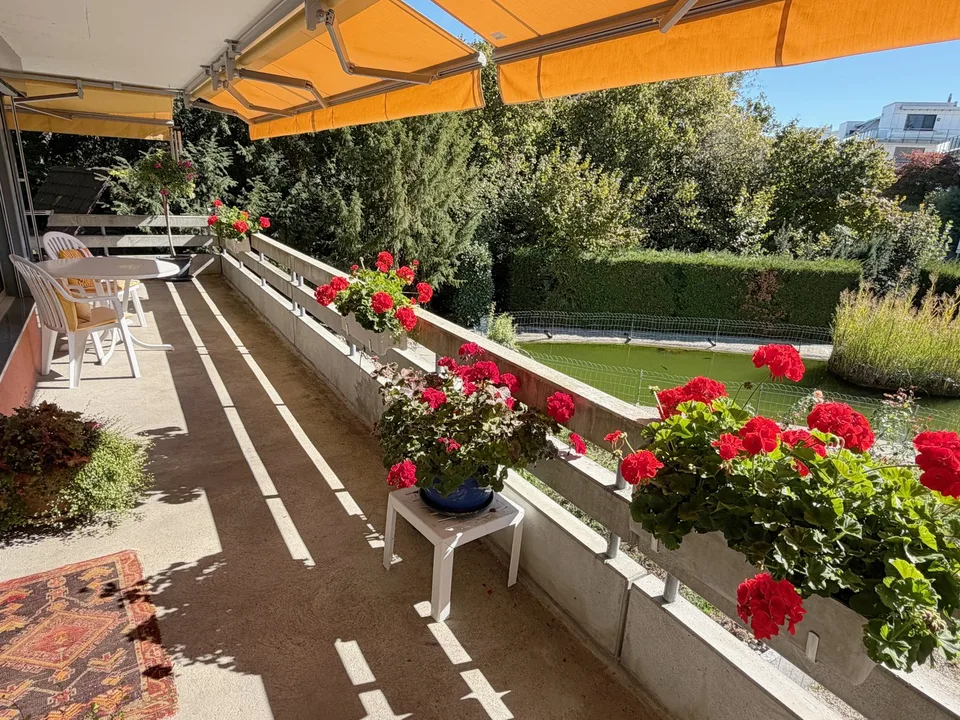 Appartement 4.5 pièces avec grand balcon et ascenseur dans un lieu idyllique – photo 9 sur 10