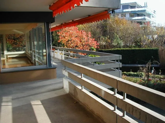 Appartement 4.5 pièces avec grand balcon et ascenseur dans un lieu idyllique – photo 10 sur 10