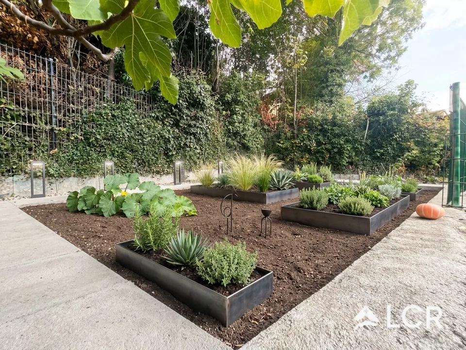 Schönes Apartment mit 3.5 Zimmern und einem separaten 2.5-Zimmer-Apartment darunter / Gärten und Terrasse – Foto 7 von 11