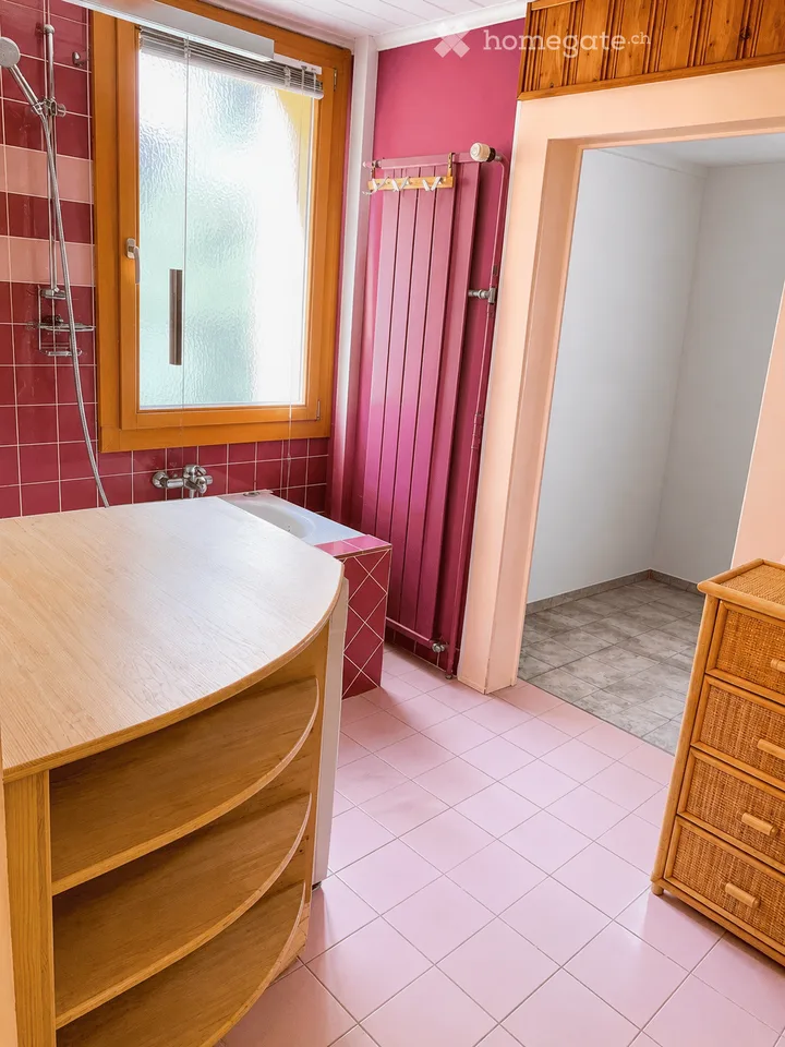 Geräumiges Einfamilienhaus mit 7.5 Zimmern und Garten im Herzen von Saxon – Foto 25 von 27