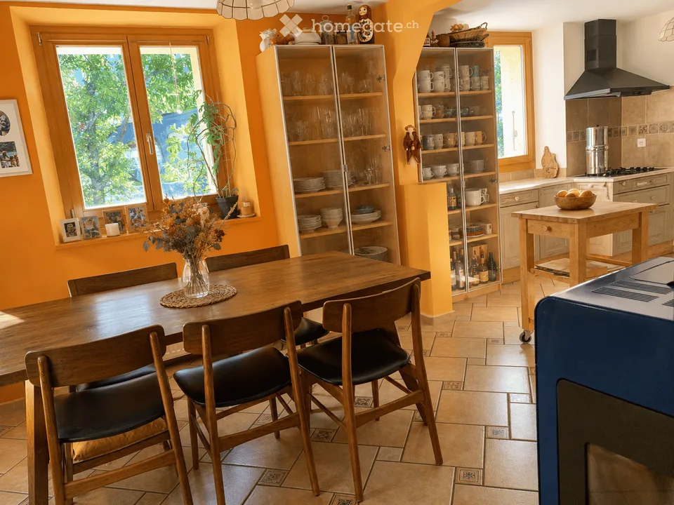 Geräumiges Einfamilienhaus mit 7.5 Zimmern und Garten im Herzen von Saxon – Foto 10 von 27
