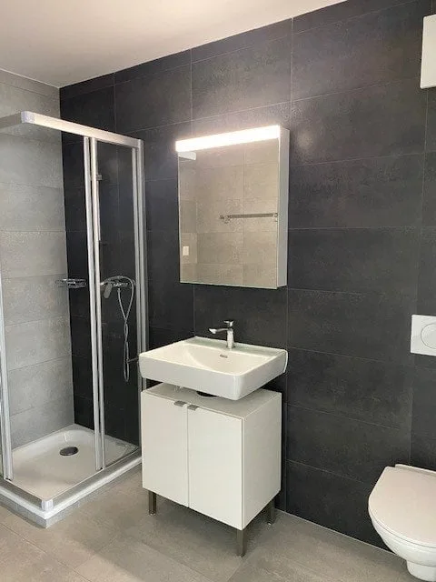 ZU VERMIETEN IN ORBE PRÄCHTIGES 2,5 ZIMMER WOHNUNG MIT 83 M² UND TERRASSE – Foto 4 von 5