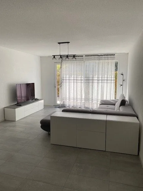 ZU VERMIETEN IN ORBE PRÄCHTIGES 2,5 ZIMMER WOHNUNG MIT 83 M² UND TERRASSE – Foto 2 von 5