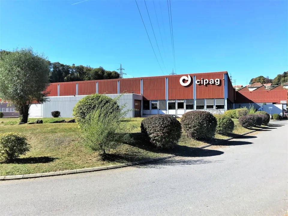 Dépôt 50 m2 au 1er étage - accès monte-charge - quai à disposition – photo 2 sur 2