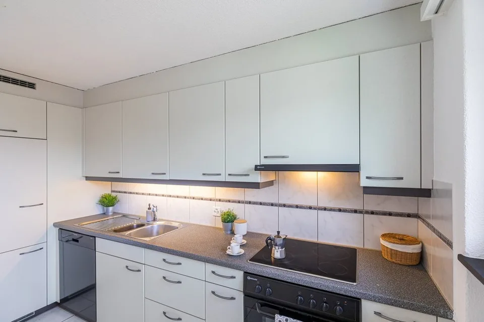 Ampio e luminoso appartamento di 4,5 locali in affitto! – foto 3 di 9