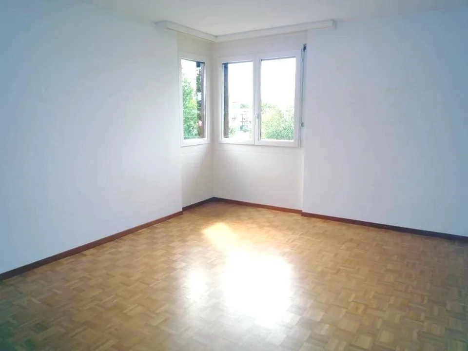 4.5-ZW à 94 m2 im 2. OG mit ruhigem Balkon – Foto 7 von 9
