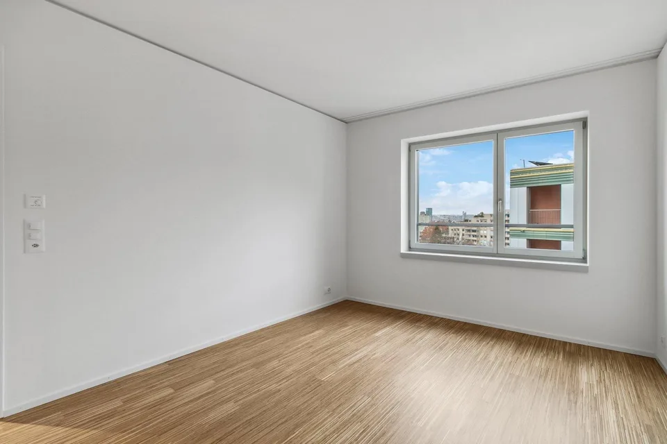 Appartement 2.5 pièces au 7e étage avec deux balcons et une vue de rêve – photo 5 sur 5