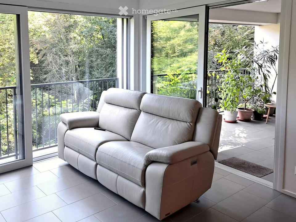 2.5 locali, terrazza coperta nel verde e box Pedrinate – Foto 3 von 6