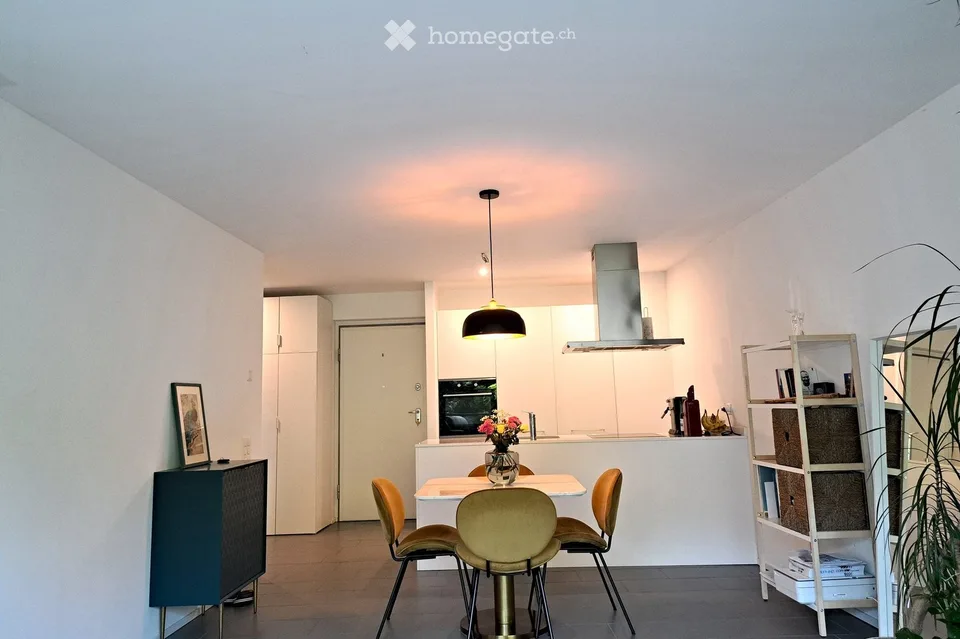2.5 locali, terrazza coperta nel verde e box Pedrinate – Foto 5 von 6