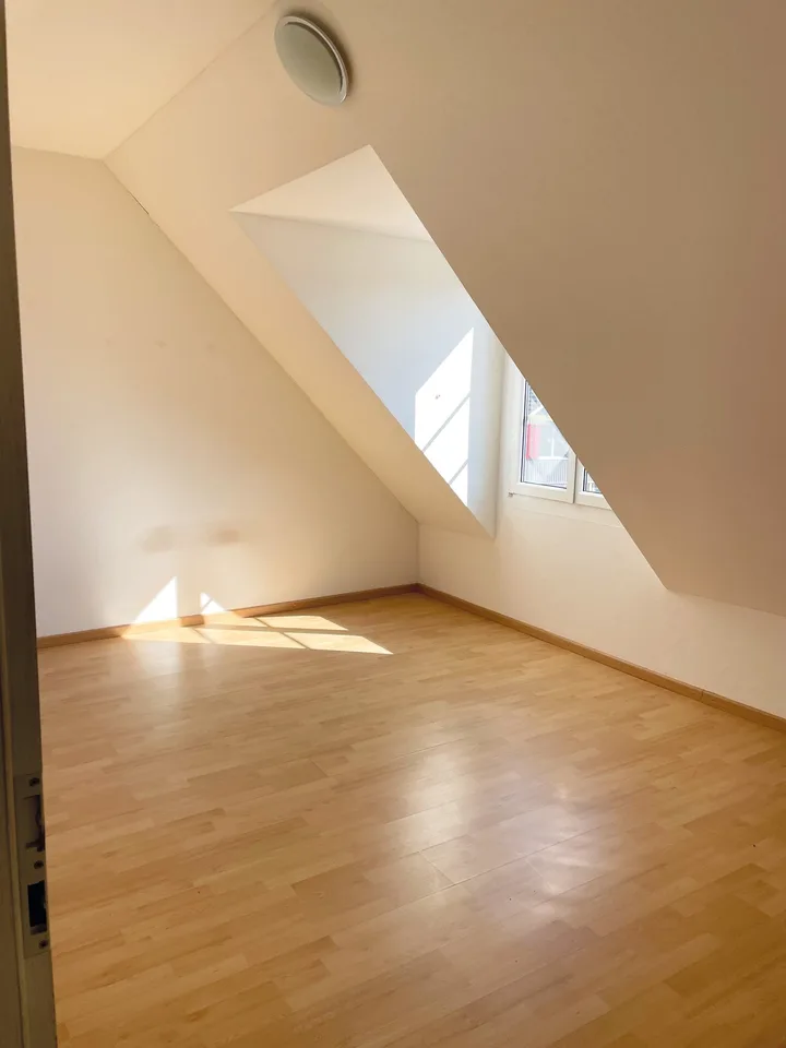 Grosszügiges Altbau-Wohngefühl mit Weitblick und Charme – Foto 7 von 9