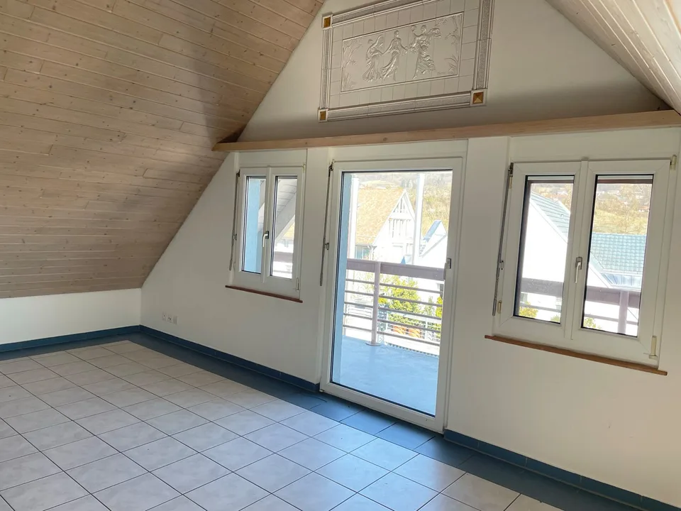 Grosszügiges Altbau-Wohngefühl mit Weitblick und Charme – Foto 6 von 9