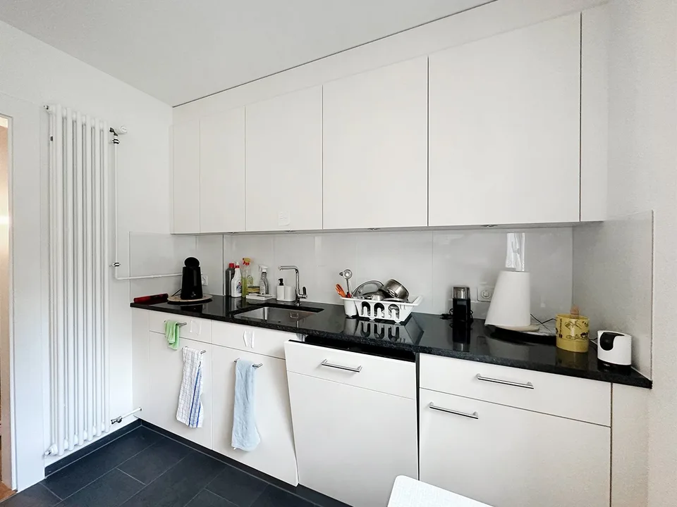 3-Family House - Attractive Investment Opportunity in the Popular Rosenberg Quarter – photo 10 of 15