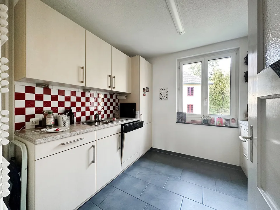 3-Family House - Attractive Investment Opportunity in the Popular Rosenberg Quarter – photo 8 of 15