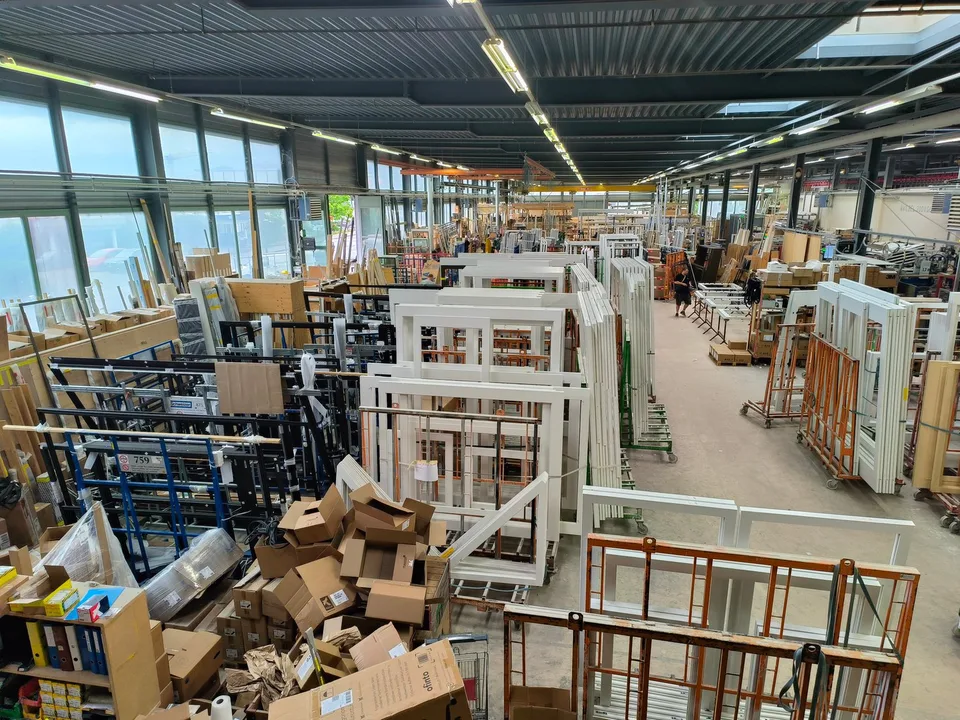 Vielseitige Gewerbe- und Lagerflächen in Samstagern – ideal auch als Handwerkerzentrum – Foto 5 von 9