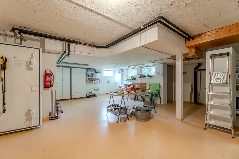 Attraktives Einfamilienhaus an wunderbarer Aussichtslage – Foto 16 von 19