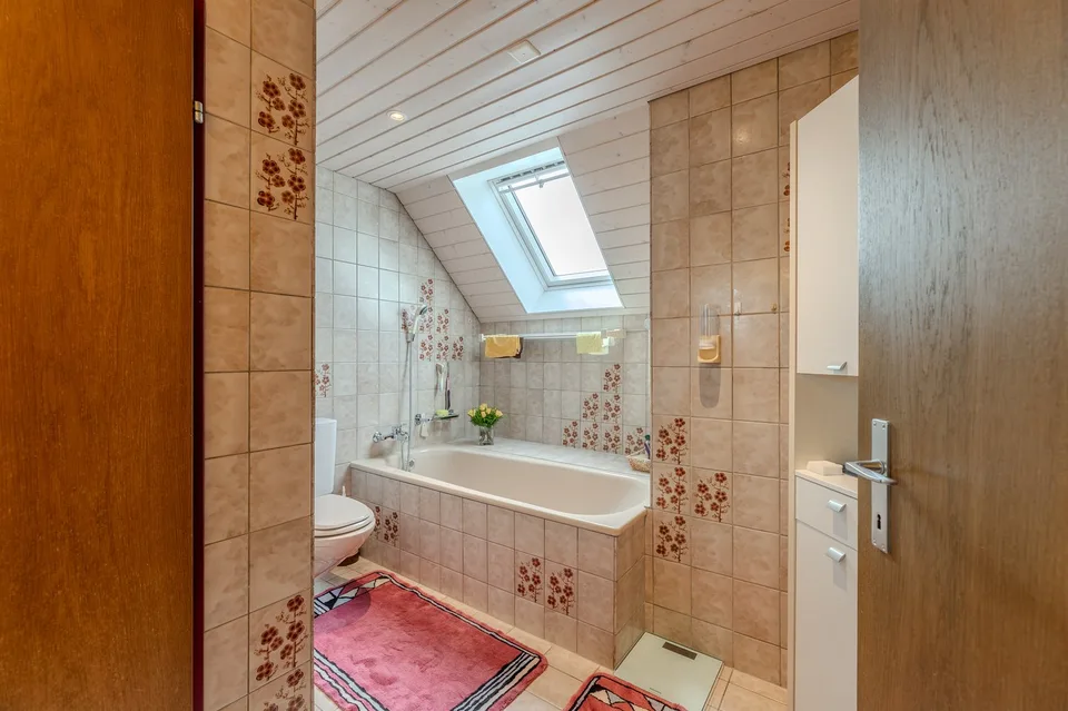 Attraktives Einfamilienhaus an wunderbarer Aussichtslage – Foto 15 von 19
