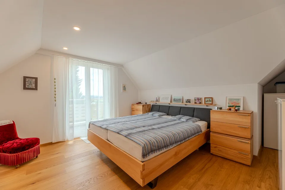 Attraktives Einfamilienhaus an wunderbarer Aussichtslage – Foto 13 von 19