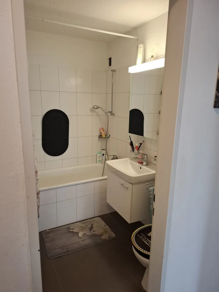 Grosszügige 4-Zimmerwohnung – Foto 8 von 10