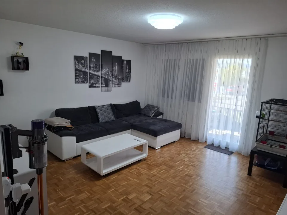 Grosszügige 4-Zimmerwohnung – Foto 2 von 10