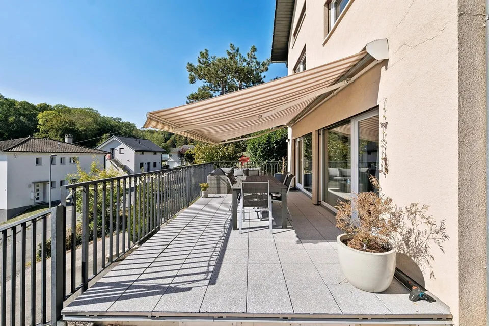 Casa unifamiliare 5.5 locali con grande terrazza e garage doppio – foto 2 di 10
