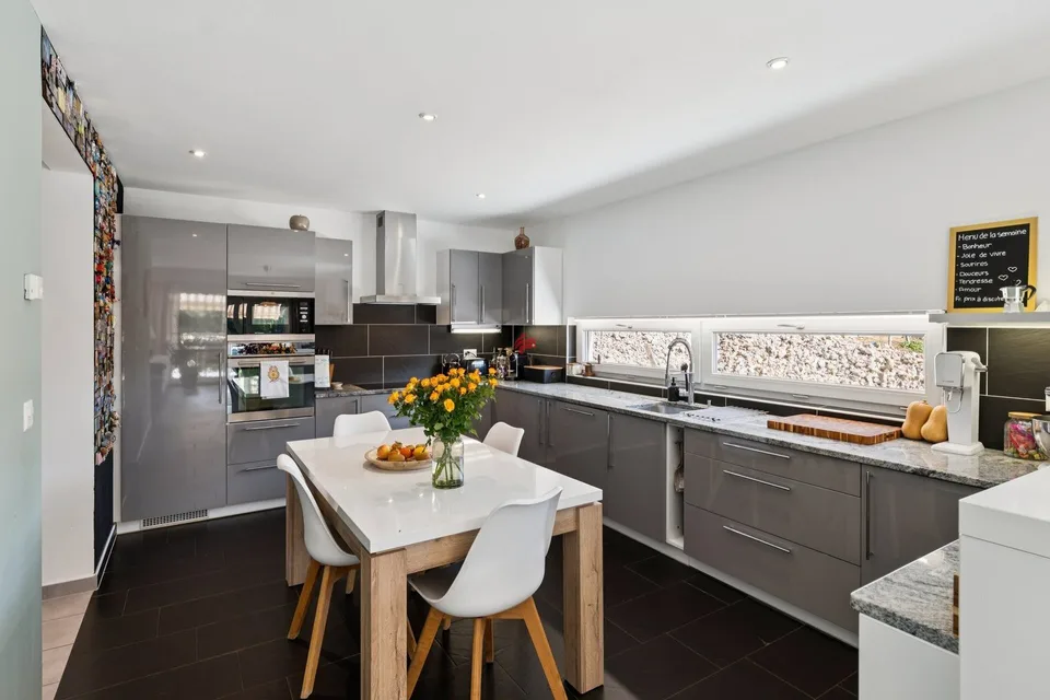 Casa unifamiliare 5.5 locali con grande terrazza e garage doppio – foto 5 di 10