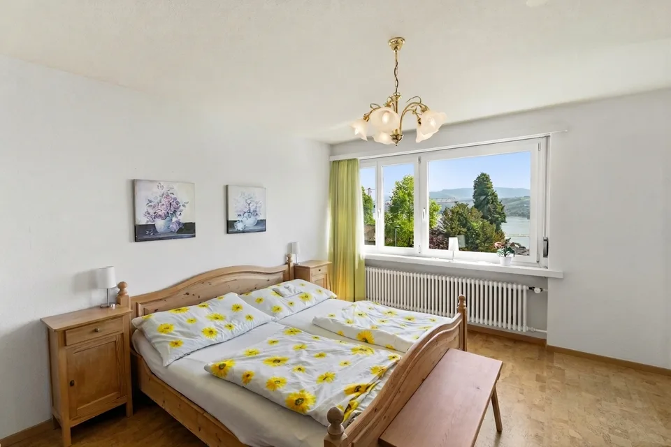 Charmante 5.5-Zimmer-Dachwohnung mit Seeblick in Meilen – Foto 7 von 10