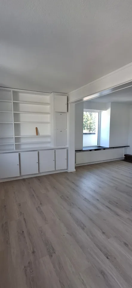 Charmantes Dachwohnung mit 4.5 Zimmern in Porrentruy mit Veranda – Foto 2 von 26