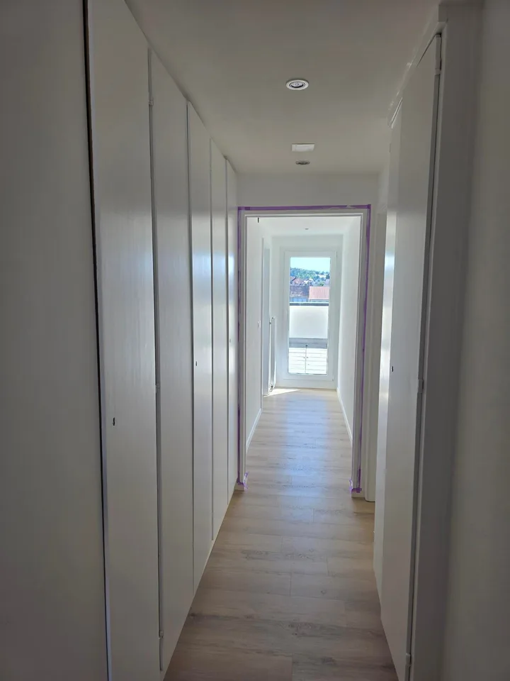 Charmantes Dachwohnung mit 4.5 Zimmern in Porrentruy mit Veranda – Foto 22 von 26