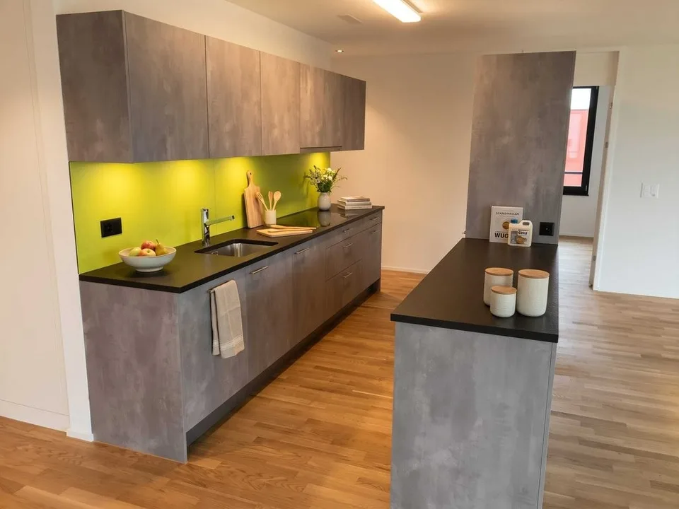 5.5-ZW à 125 m2 im 1. OG mit grossem Sitzplatz – Foto 2 von 8