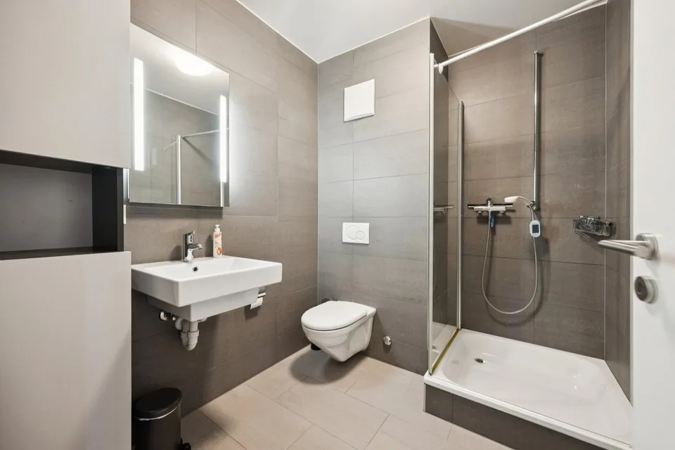 Duplex spazioso con grande terrazza e bella vista sul lago – foto 7 di 10