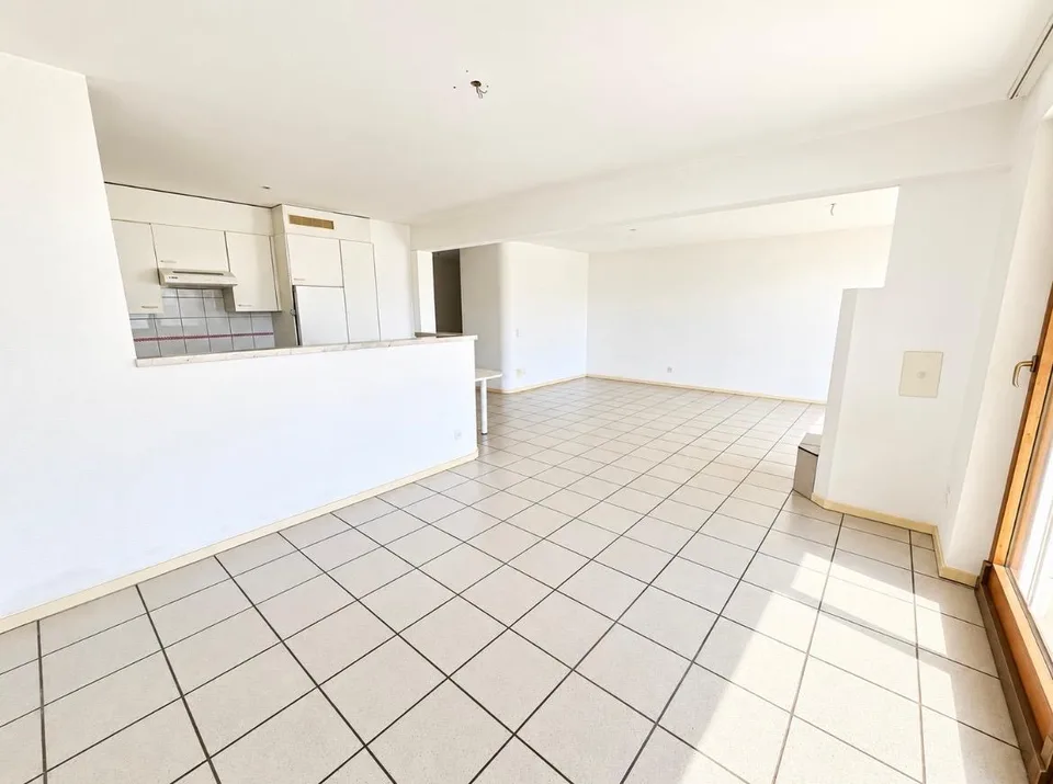 Geräumige 3,5-Zimmer-Wohnung in Vezia mit Terrassen und Parkplätzen – Foto 6 von 19