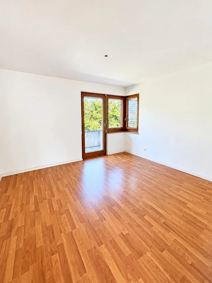 Geräumige 3,5-Zimmer-Wohnung in Vezia mit Terrassen und Parkplätzen – Foto 14 von 19