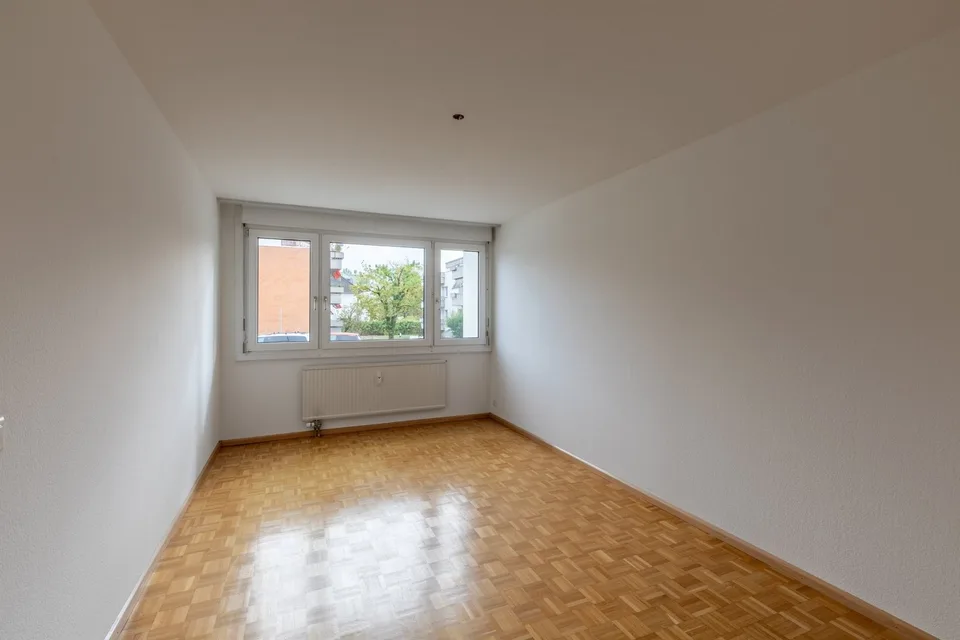 Helle 4-Zimmer-Wohnung im Erdgeschoss (HP) in Reinach BL – sofort verfügbar – Foto 5 von 11