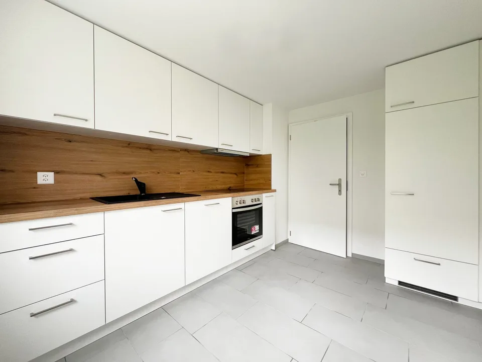 Disponible immédiatement ! - appartement de 3 pièces fraîchement rénové avec balcon – photo 4 sur 15