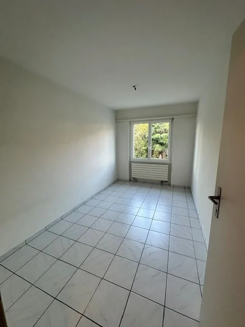 Appartement lumineux 4.5 pièces dans un quartier calme de Schwadernau – photo 8 sur 15