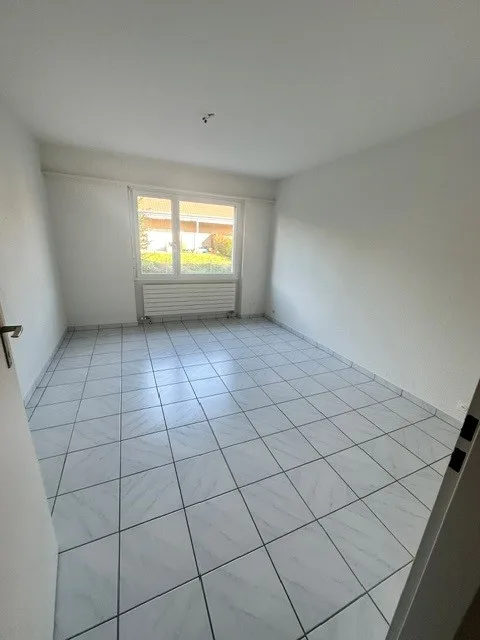 Appartement lumineux 4.5 pièces dans un quartier calme de Schwadernau – photo 5 sur 15